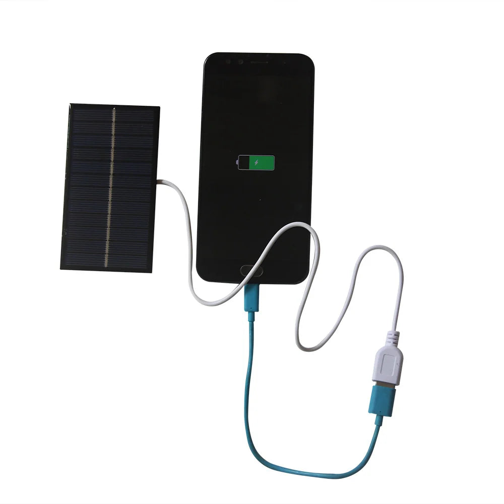 1W 1W USB solar panel — USB charging demonstration front