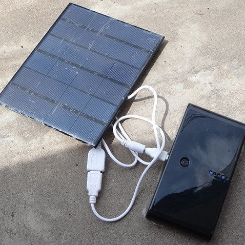 3.5W solar panel — solar panel charging outdoors