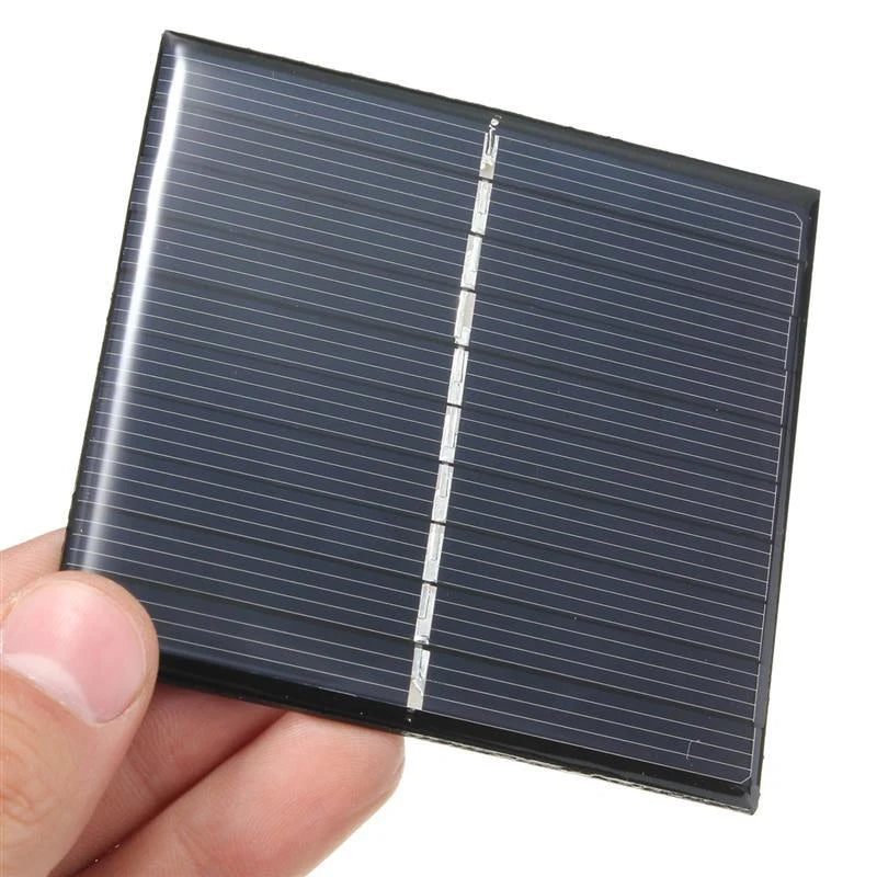 0.8W 5V Epoxy Mini Solar Panel, 80 × 80mm DIY Board — mini module held in hand