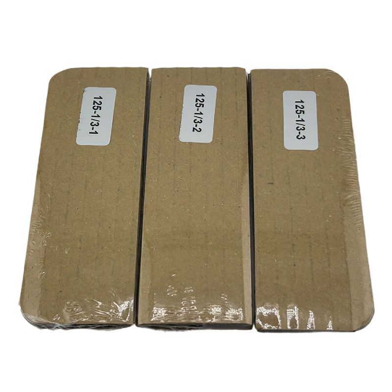 Packaging for 1/3-cut 125 mm cells, three labeled cartons.