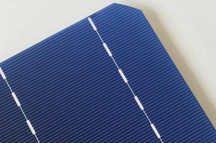 Stack of 125mm monocrystalline solar cells