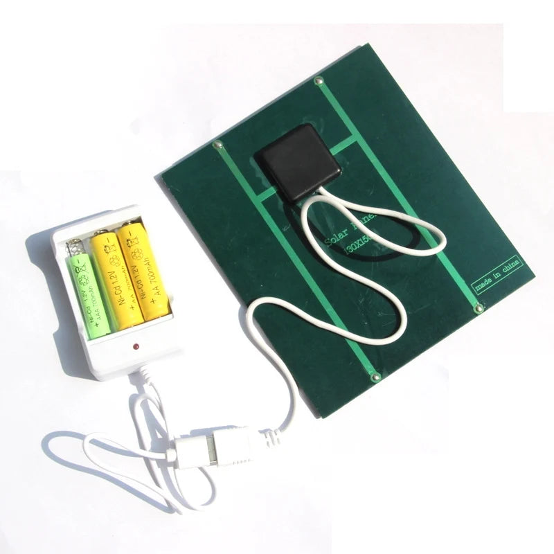 2.5W 5V Solar AA/AAA Rechargeable Battery Charger Kit — charger rear and panel