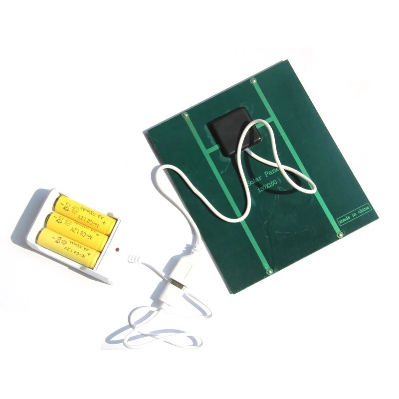2.5W 5V Solar AA/AAA Rechargeable Battery Charger Kit — two-cell charger setup